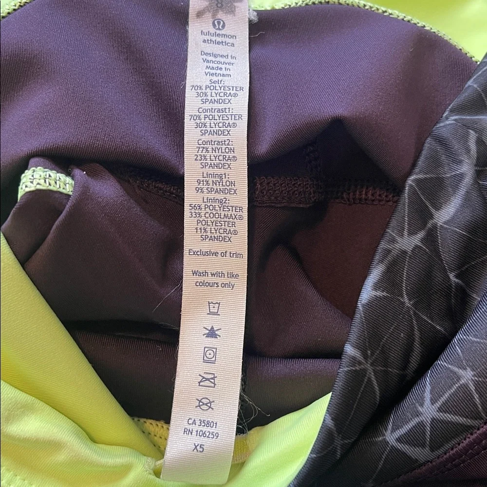 Lululemon Stash It Crop Full On Luxtreme Star crushed black cherry 8